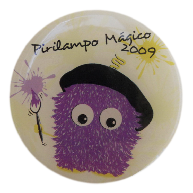 Fotografia do Pin da Campanha Pirilampo Mágico do ano 2009