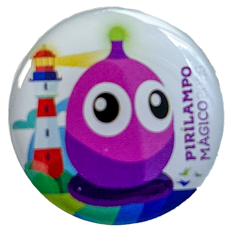 Fotografia do Pin da Campanha Pirilampo Mágico do ano 2025